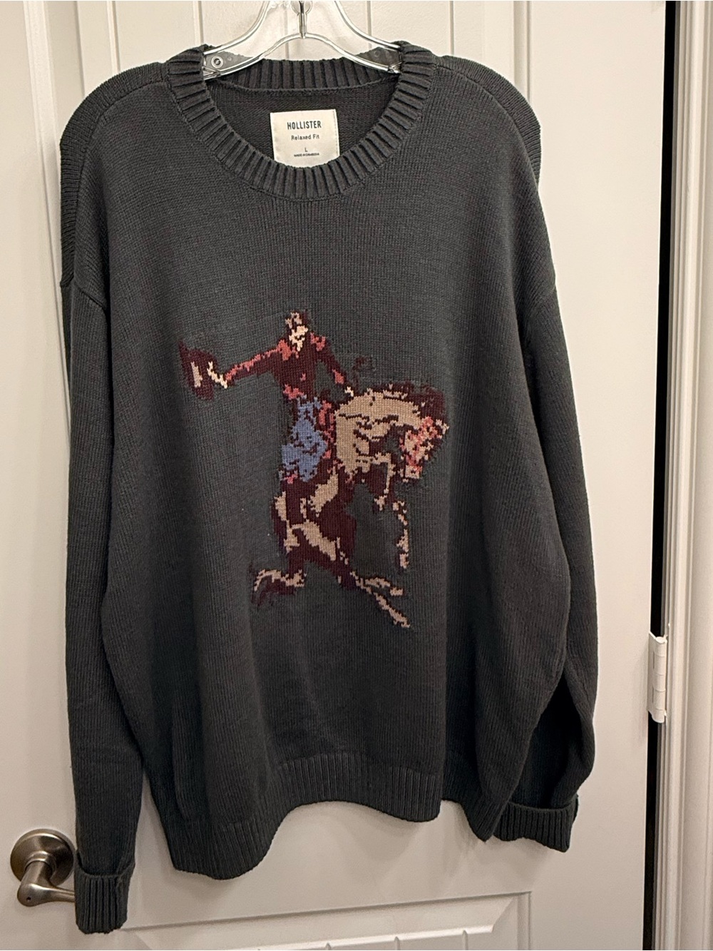 Hollister Charcoal Bucking Horse Cowboy Crewneck Sweater sz L